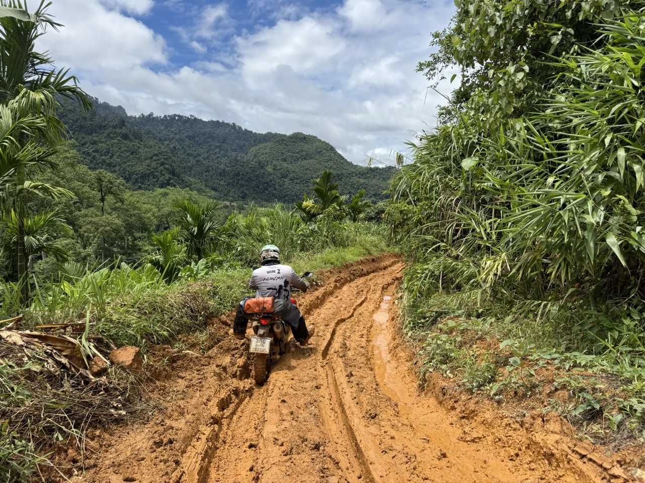 Baan Plueng Klueng to Baan Lee Tong Ku